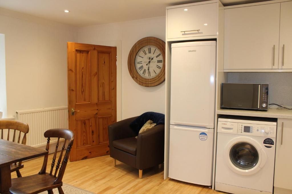 Ceol Na Mara Cottage by the sea room 6